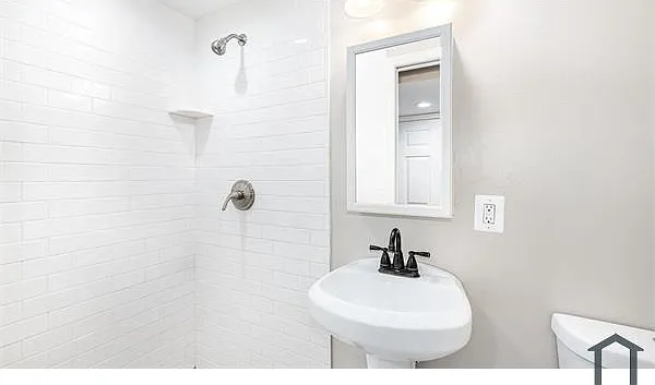 1755 White Oak Ave — Photo 15