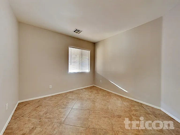 16189 W Mauna Loa Ln — Photo 12