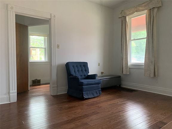 3rd image of 330 Kaercher St