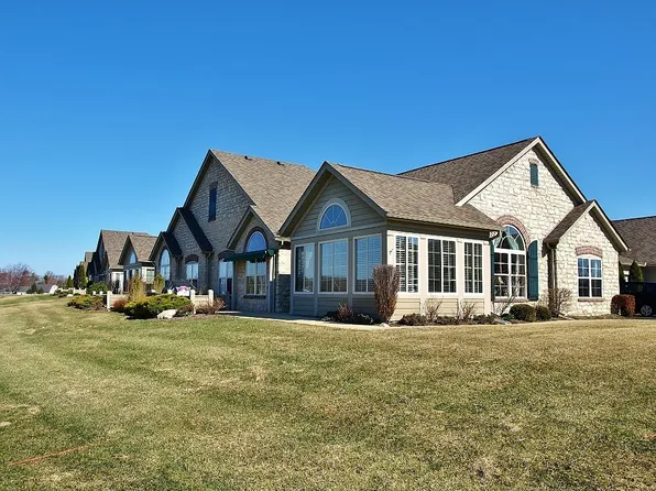 2830 Canterbury Cir #15-B, Port Clinton, OH 43452