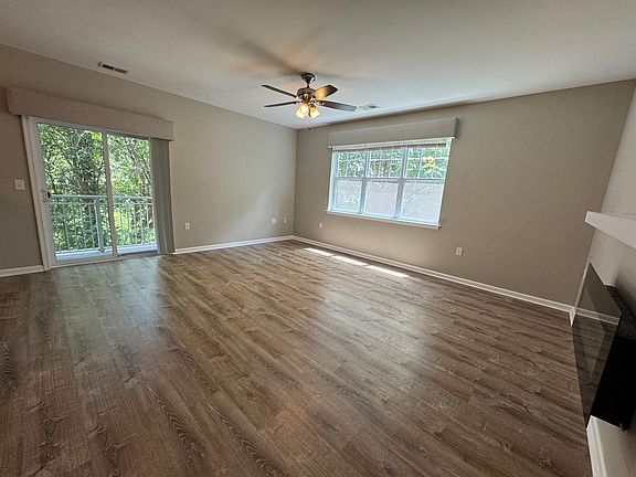 3rd image of 900 Southmoor Dr Unit 206
