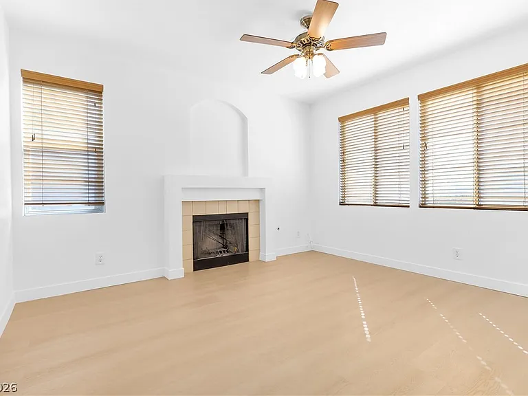 1444 Country Hollow Dr — Photo 8