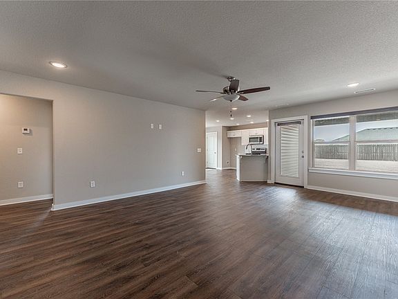 5th image of 371 N Mojave St