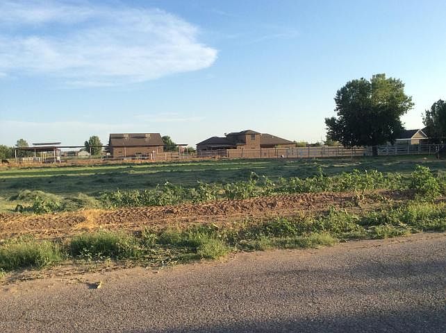 2nd image of 2553 E Magnolia Dr