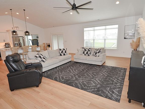 4th image of 4701 Abbeyville Dr