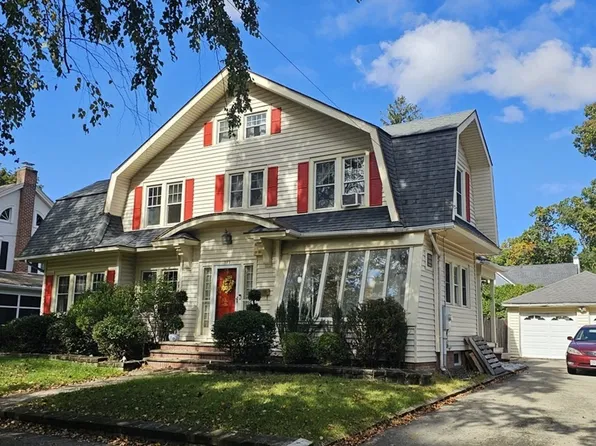 192 Converse St, Longmeadow, MA 01106