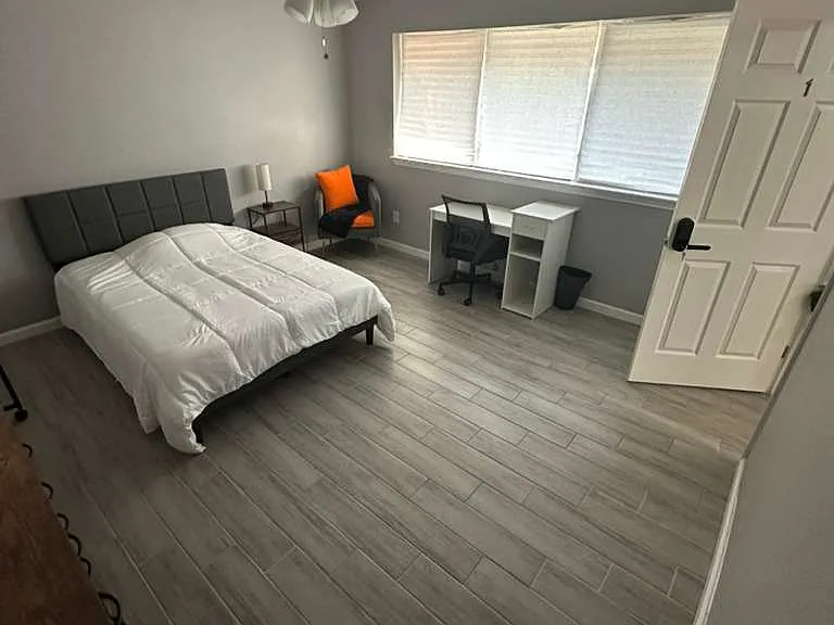 1516 Milmo Dr #2 — Photo 4