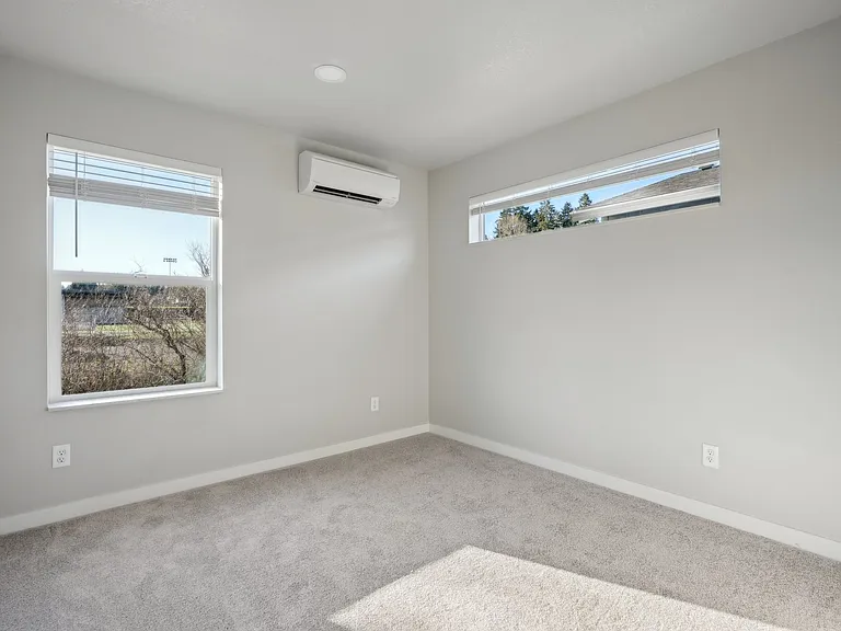6201-6455 SE Quail Park Ln — Photo 35