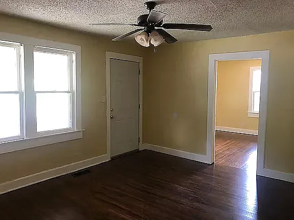 3739 S Tacoma Ave — Photo 16