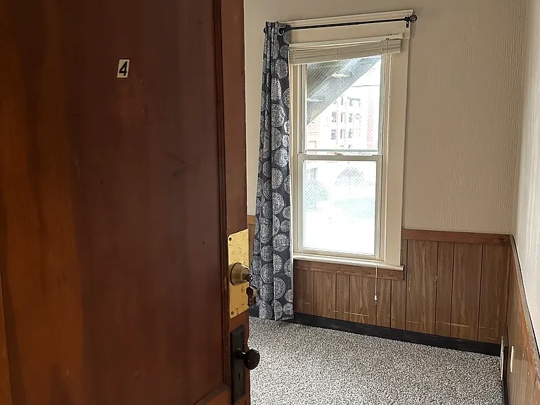 396 Sumner St — Photo 29