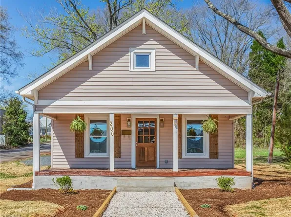 200 N 6th Ave, Madison, NC 27027