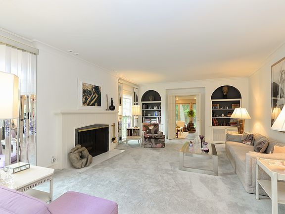 4th image of 86 Indian Tree Dr
