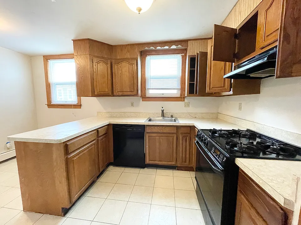 5 Oswald St #2L