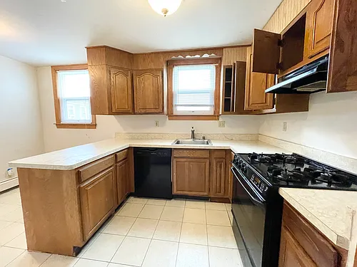 5 Oswald St #2L Photo 1