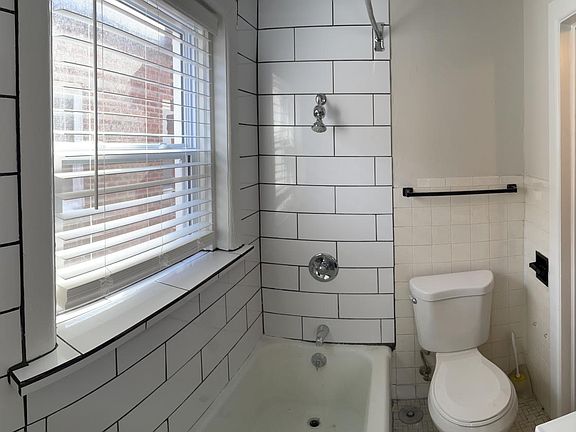 4th image of 720 W 38th St #2B
