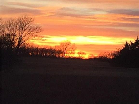 5th image of 82 Sun Set Dr