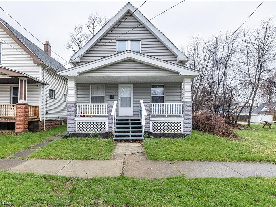1st image of 3152 W 68th St
