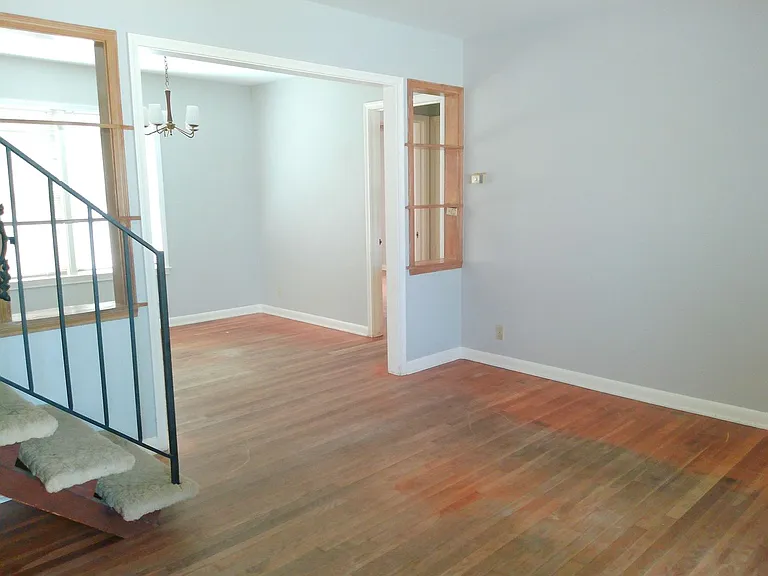 4526 Franklin Dr — Photo 3