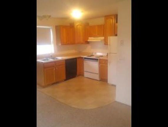 2nd image of 380 Broadway St E