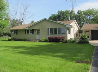 4201 E 2551st Rd, Sheridan, IL 60551