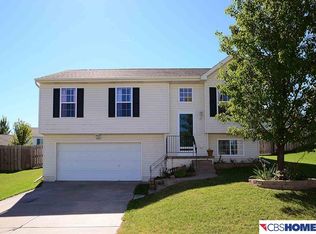 16121 Willow St, Omaha, NE 68136