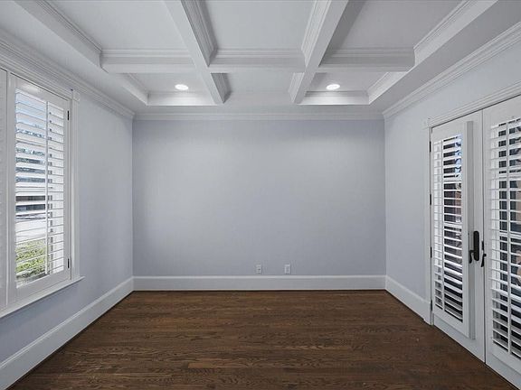 4th image of 1816 Carleton Ave