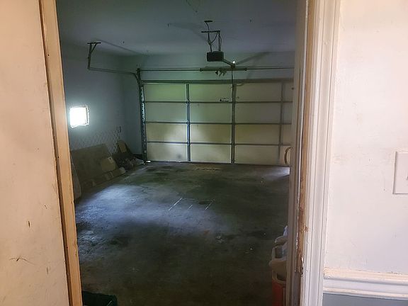 3rd image of 2312 Applewood Dr