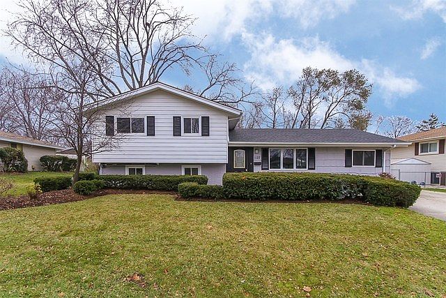1st image of 1122 Bradford Ln