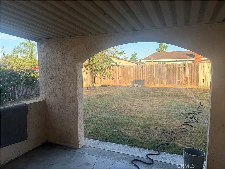 8636 Tamarind Ave — Photo 8