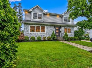 139 Vanderbilt Ave, Manhasset, NY 11030