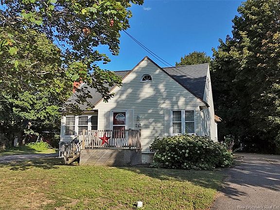 4th image of 242 Highland Ave