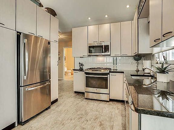 Eat in Kitchen 
