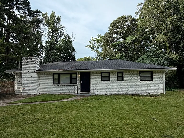 1858 Glen Echo Dr — Photo 1