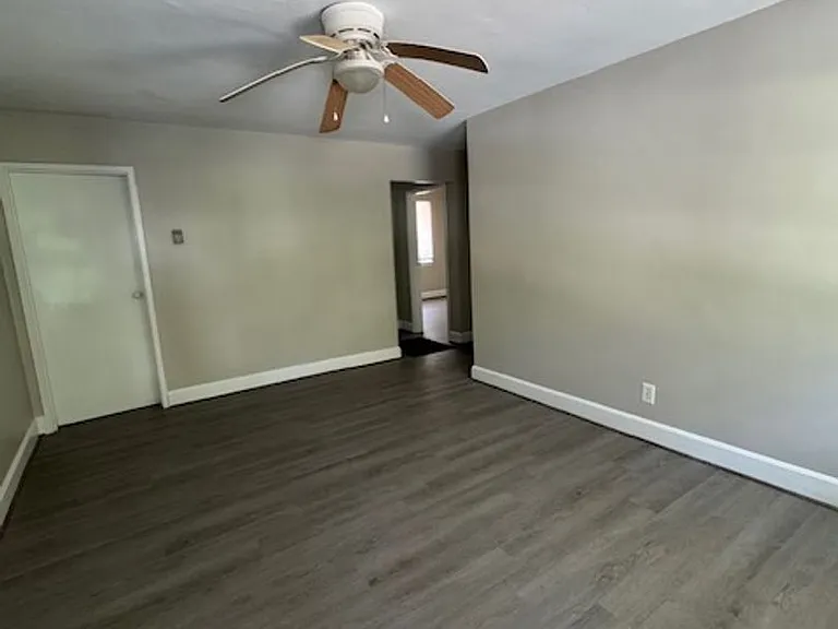 714 E Pou St — Photo 2