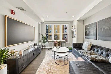 313 7th Street, #202