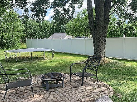 5th image of 7015 Colonial Dr