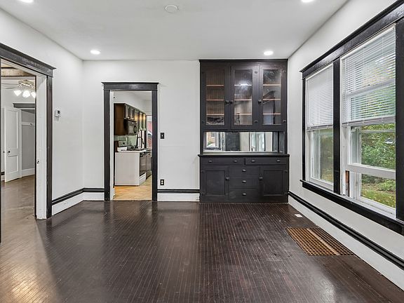 3rd image of 615 Gates Ave