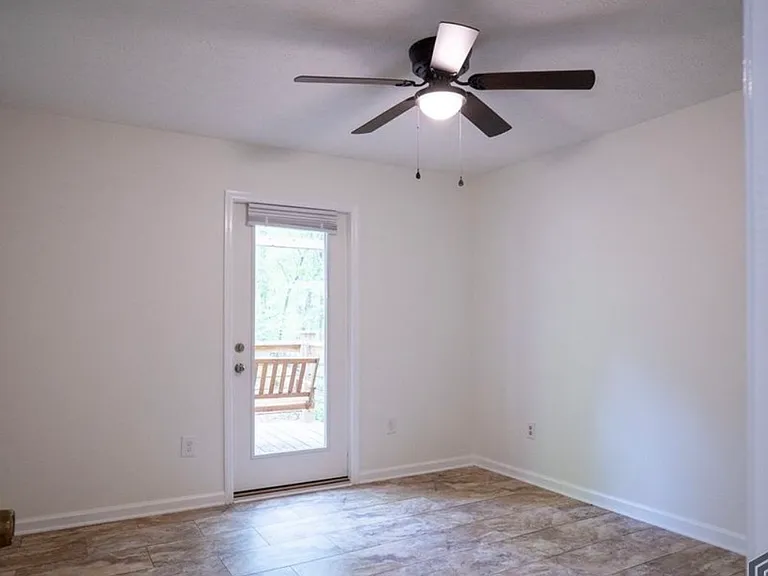 190 Spalding Cir — Photo 8