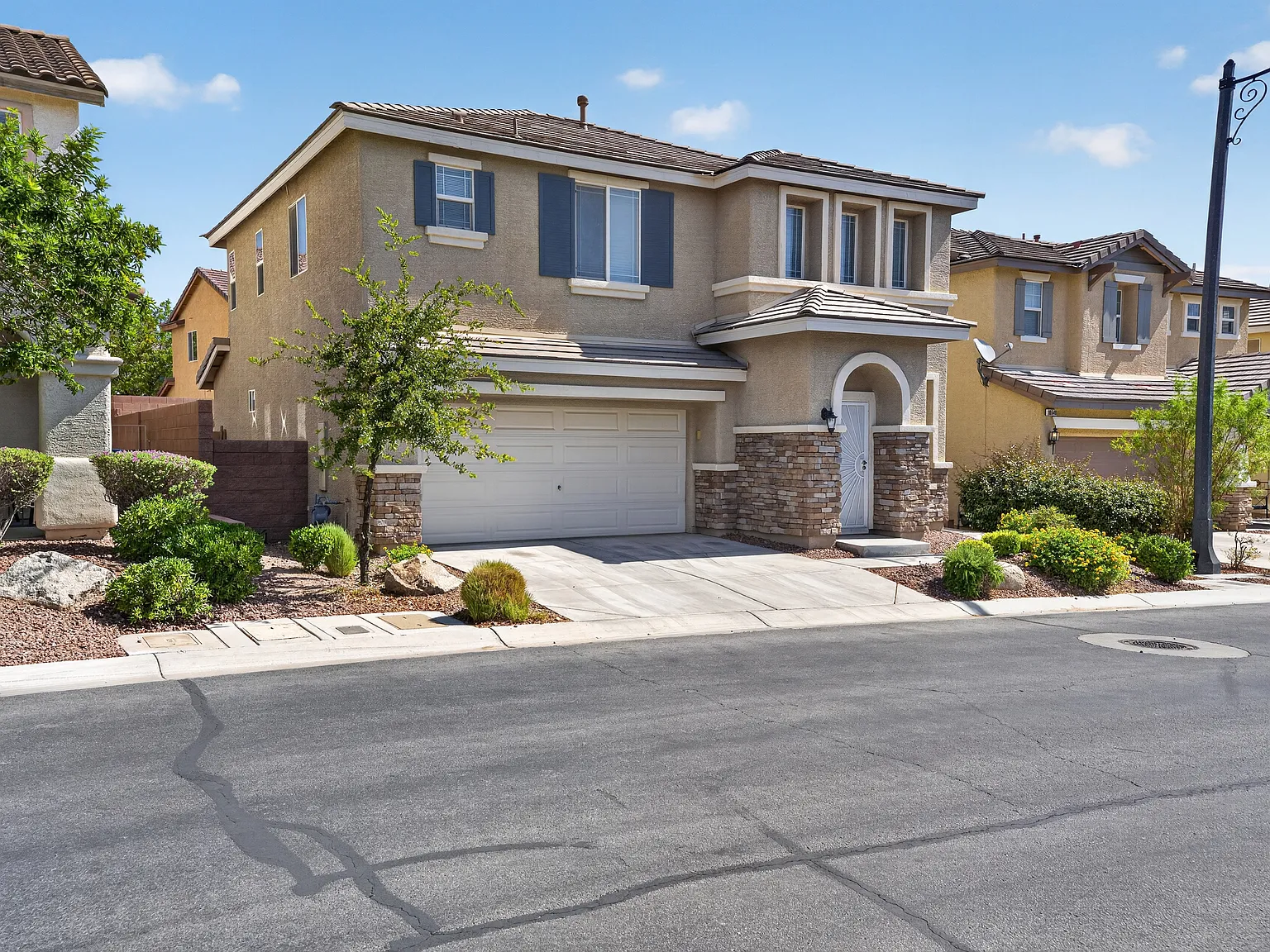 4 bed, 1848 sqft, $2,495 — Photo 3
