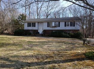 50 Trumbull Rd, Waterford, CT 06385