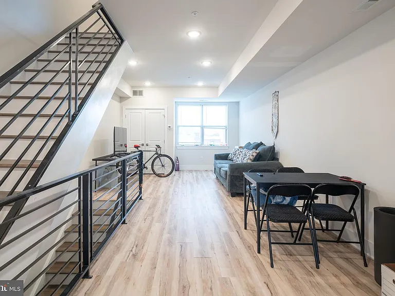 2531 N Mascher St #2 — Photo 5