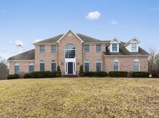 5 Packers Island Ln, Flemington, NJ 08822