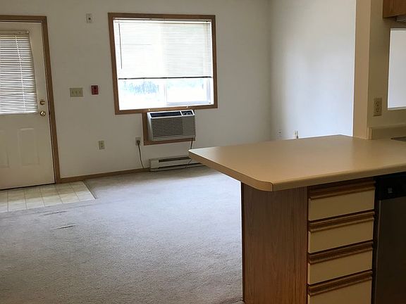 5th image of 1051 Imperial Cir #6