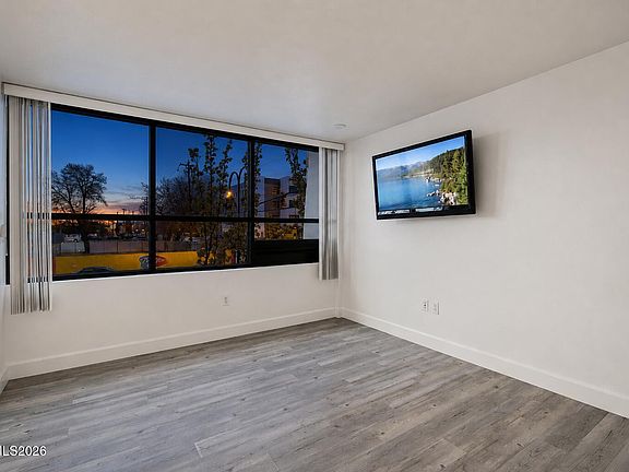 3rd image of 450 N Arlington Ave Unit 201