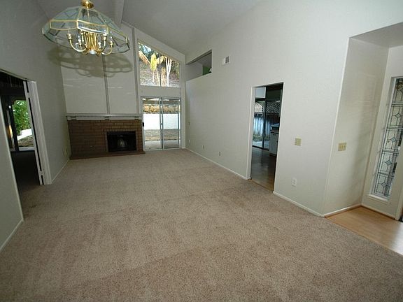 4th image of 41526 Avenida De La Reina