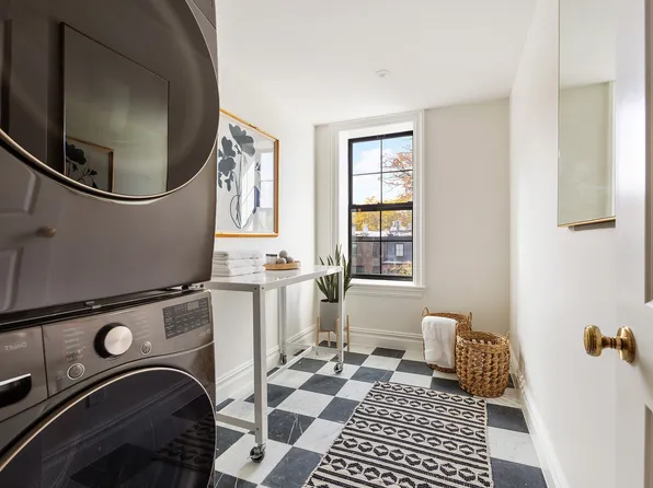 232 Bergen Street image 18 of 21