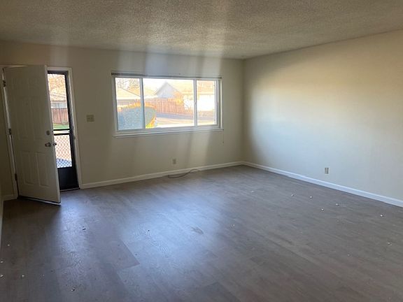 4th image of 2550 Arroyo Dr APT 9