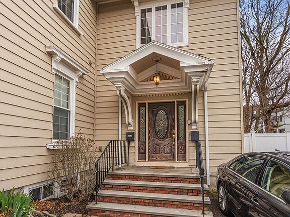 2nd image of 62 Winthrop St #2