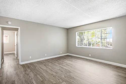 1336 W. Stoneridge Ct. Photo 1