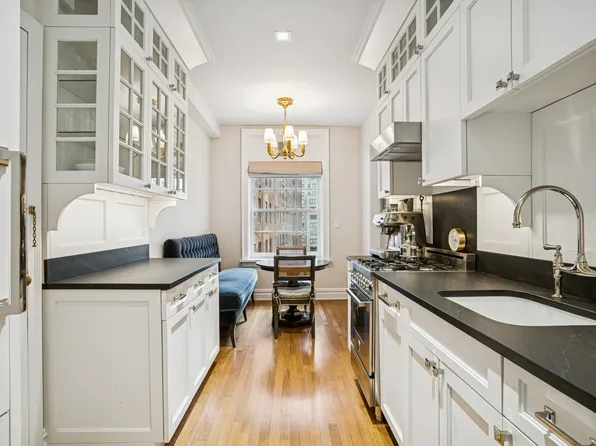 14 Sutton Place South image 3 of 8